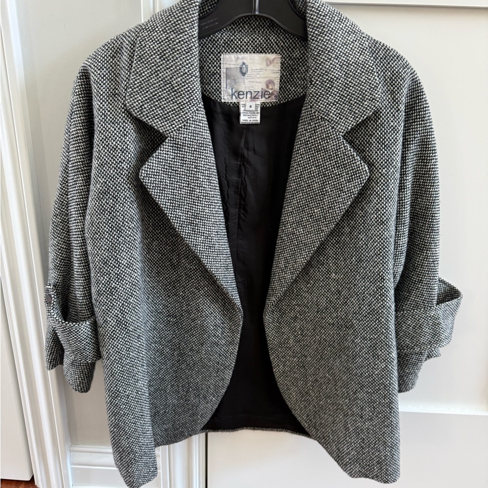 Kenzie Women's Black and White Blazer